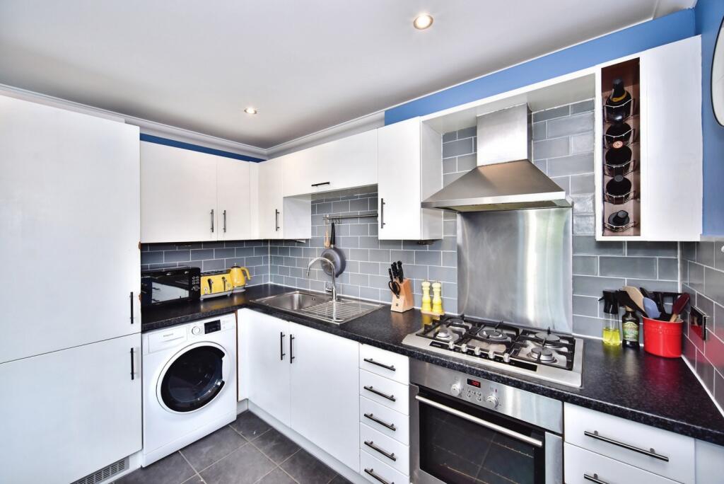 Bailies Court, Ashford Road, Harrietsham, Maidstone, ME17 - View 6