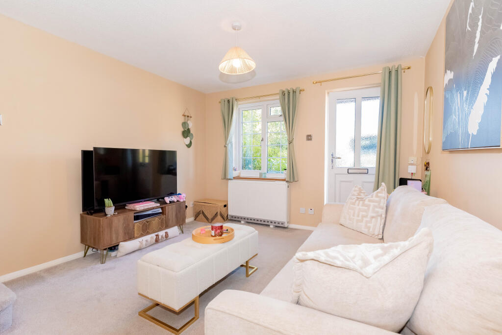 Hepworth Croft, College Town, Sandhurst, Bracknell Forest photo 3