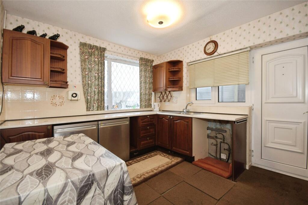 Central Drive, Buxton, Derbyshire, SK17 photo 4