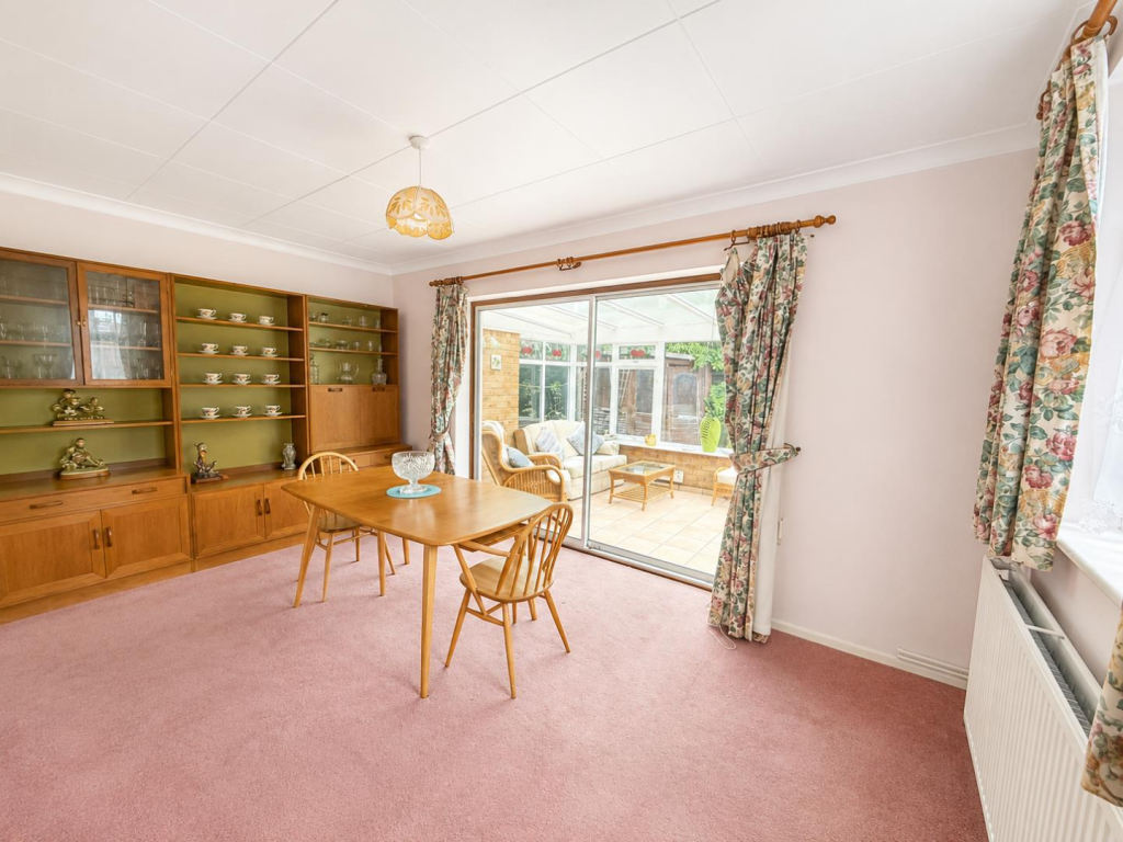 Chestnut Close, Ashford – pohled 5