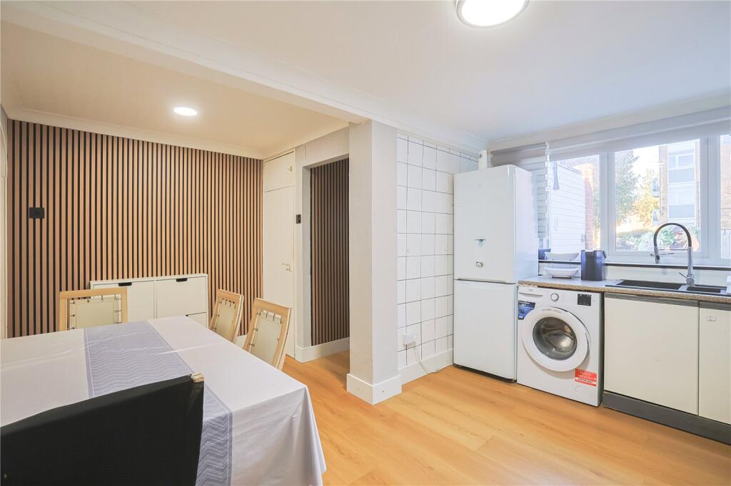 House in Gravesham, Northfleet - View 5