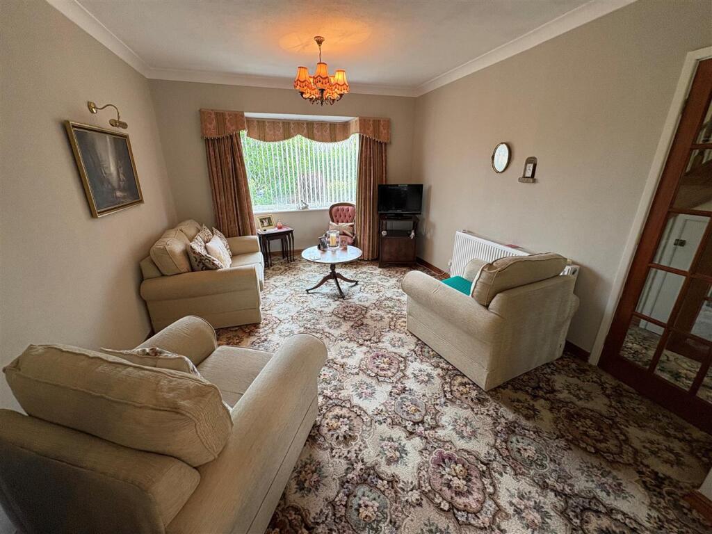House in Bradford, West Yorkshire - View 2