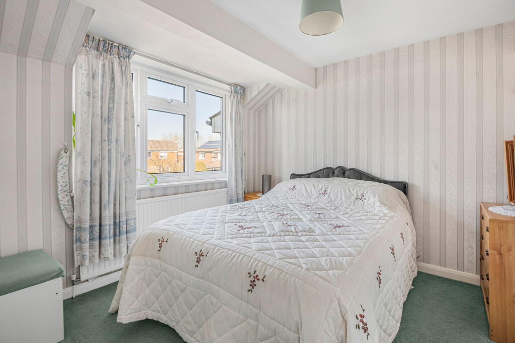 House in Guildford, Surrey - View 6
