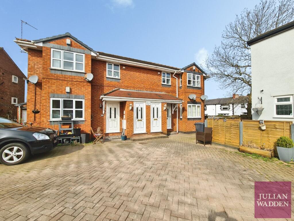 Main image of property: Earnshaw Close, Ashton-under-Lyne, Greater Manchester, OL7