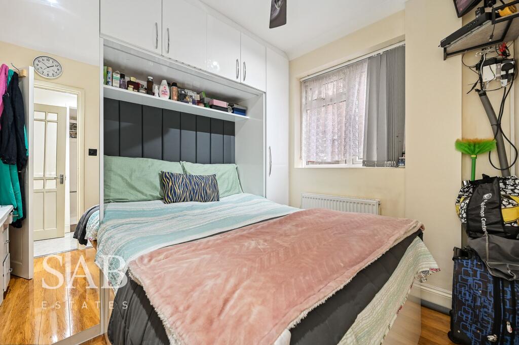 House in London, Greenford - More