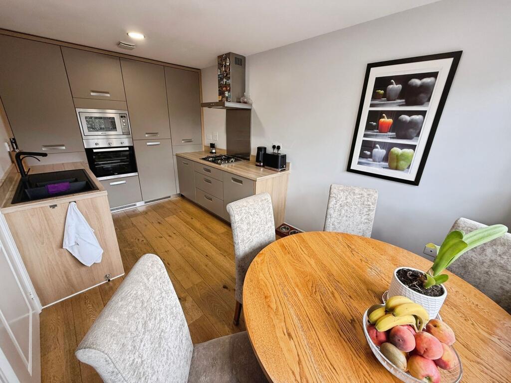 House in Oakengates, Telford and Wrekin - More