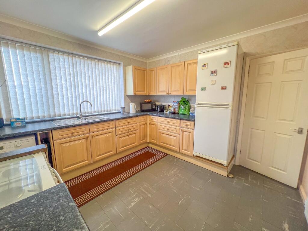 Hayes Road, Nuneaton, CV10 photo 3