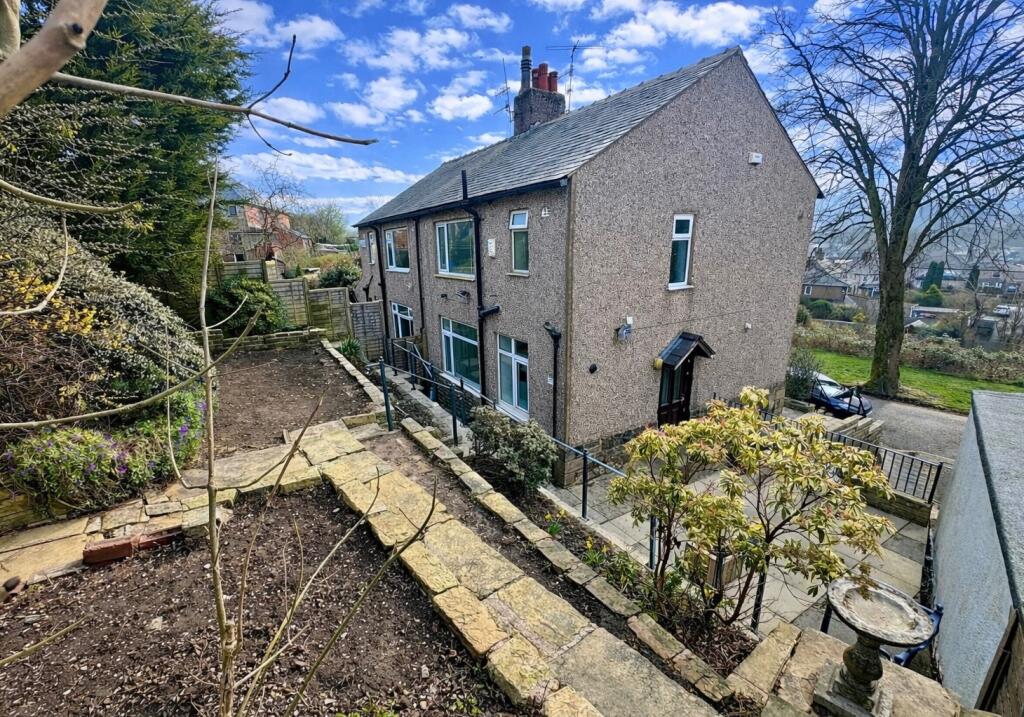 20, Lime Avenue, Todmorden, OL14 5NW. photo 2