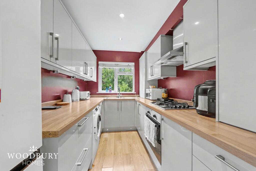Apartment in Epping Forest, Loughton - View 3