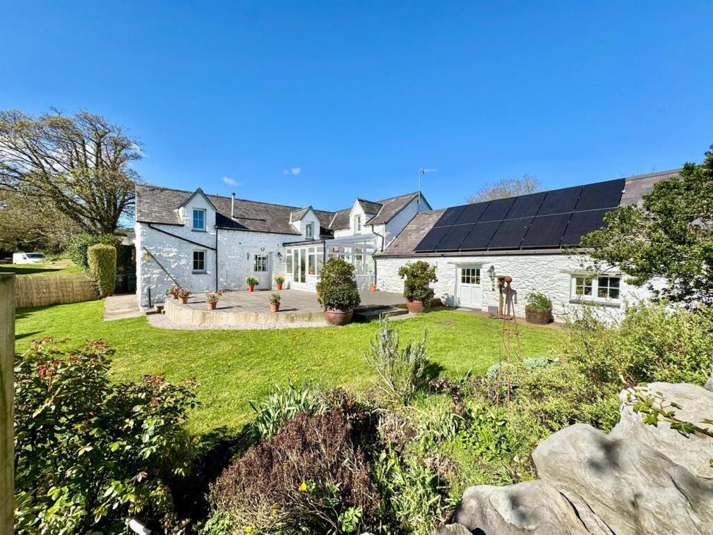 Main image of property: Tyn Y Groes