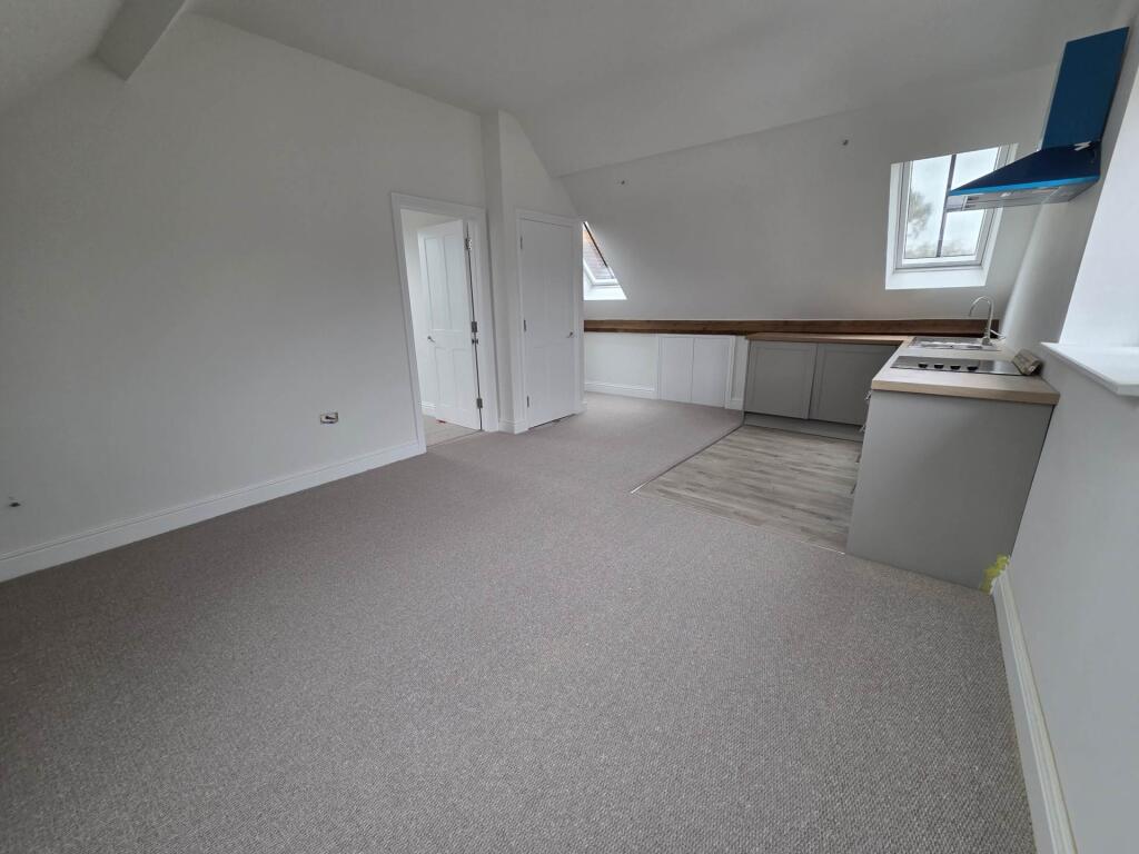 Apartment in Swindon - View 5