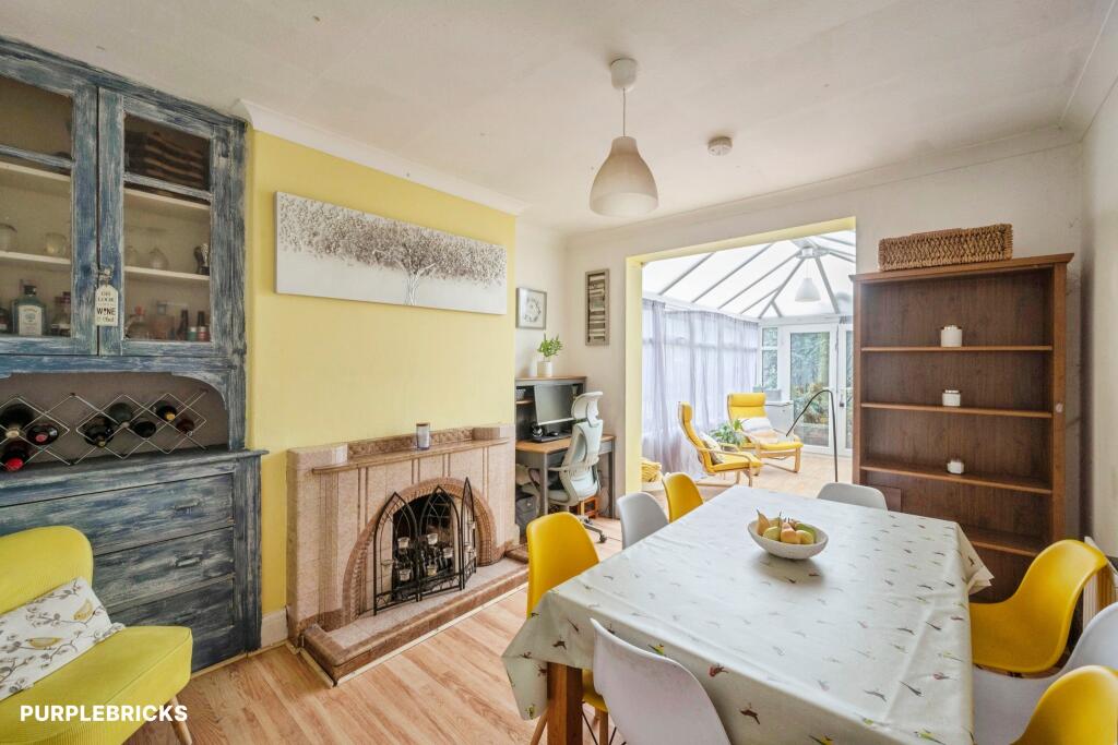 House in Doncaster, North Lincolnshire - View 3