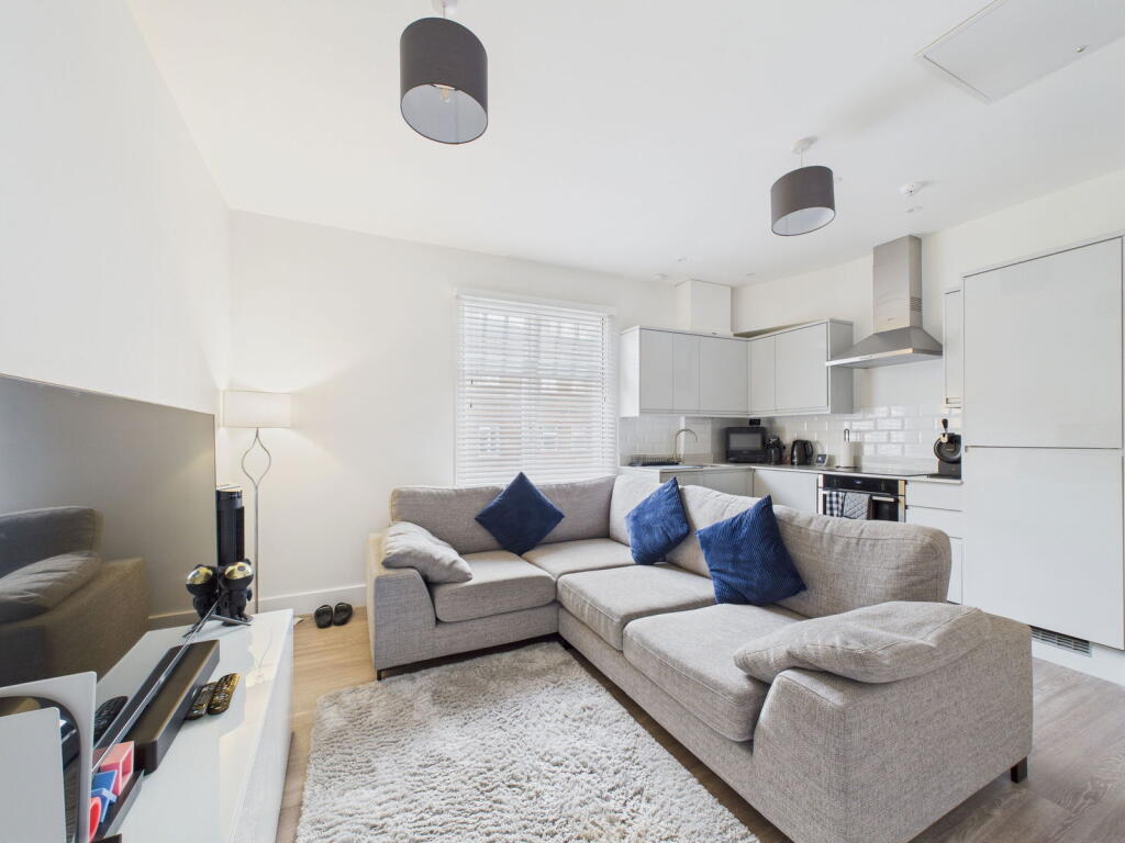 New Writtle Stre,Chelmsford ,Essex,CM2 0GJ photo 3