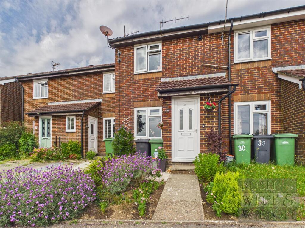 2-bed terraced on Longacre Close, St. Leonards-On-Sea, £250,000