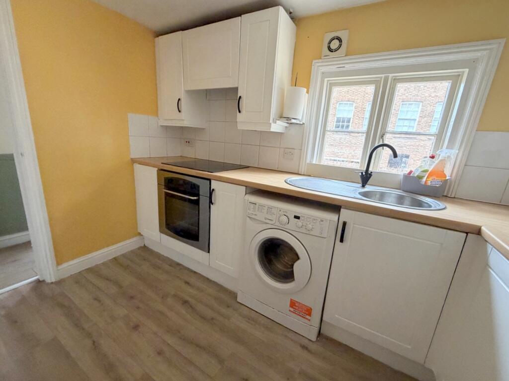 Apartment in Milton Keynes - View 5