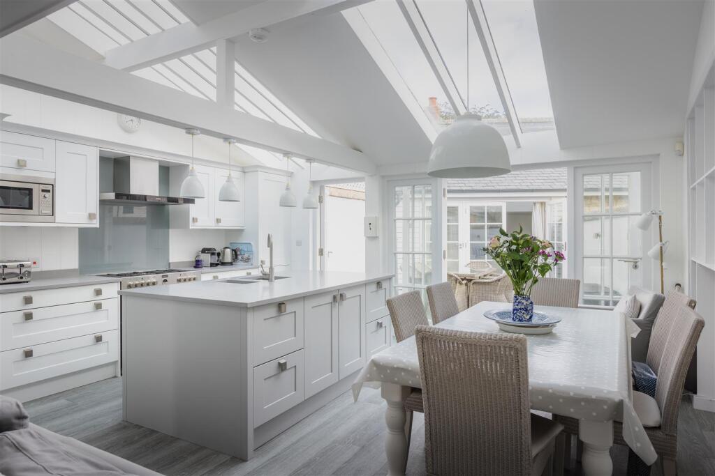 House in Dorchester - View 2