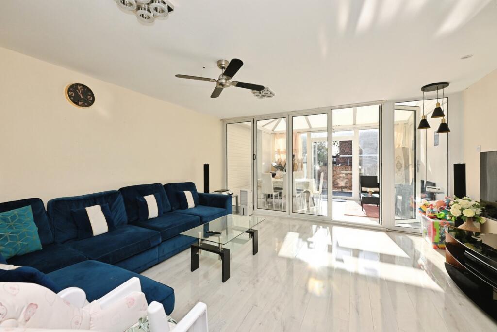 Foremark Close, Ilford, Essex, IG6 photo 3