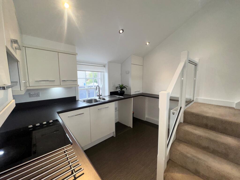 Apartment in Lincoln, Lincolnshire - View 4