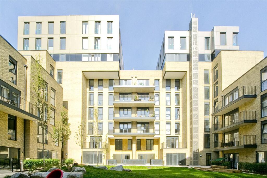 3 bedroom maisonette for rent