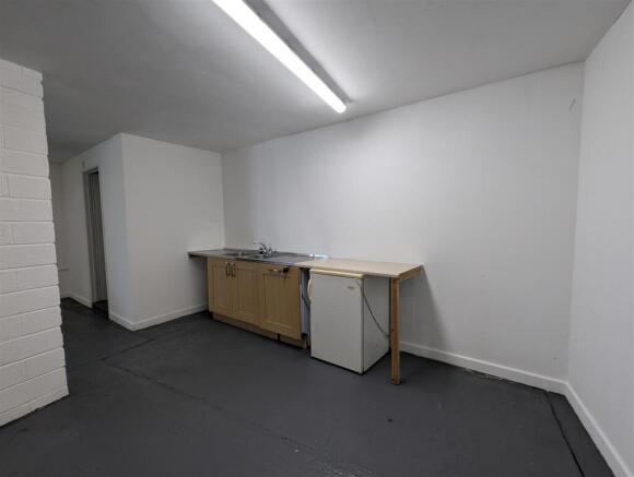 Ground floor kitchenette