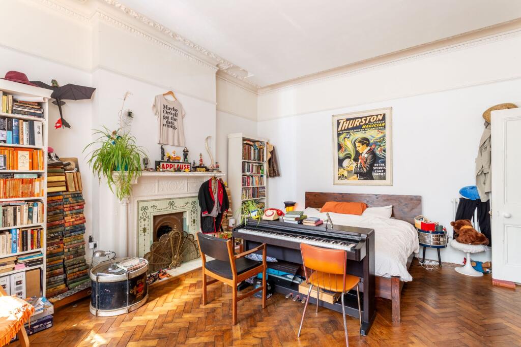 Apartment in Brighton - View 4