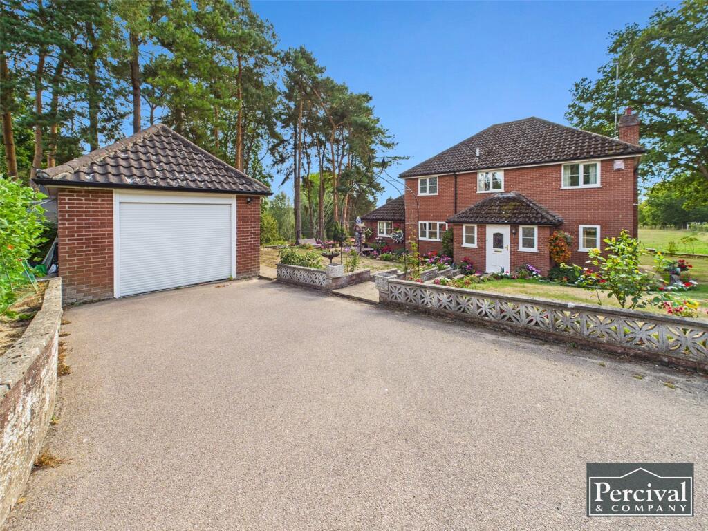 3-bed detached on Lamarsh Hill, Bures, Suffolk, CO8, £550,000