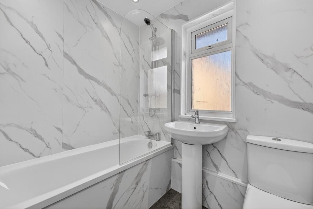 House in Kilmarnock, North Ayrshire - More