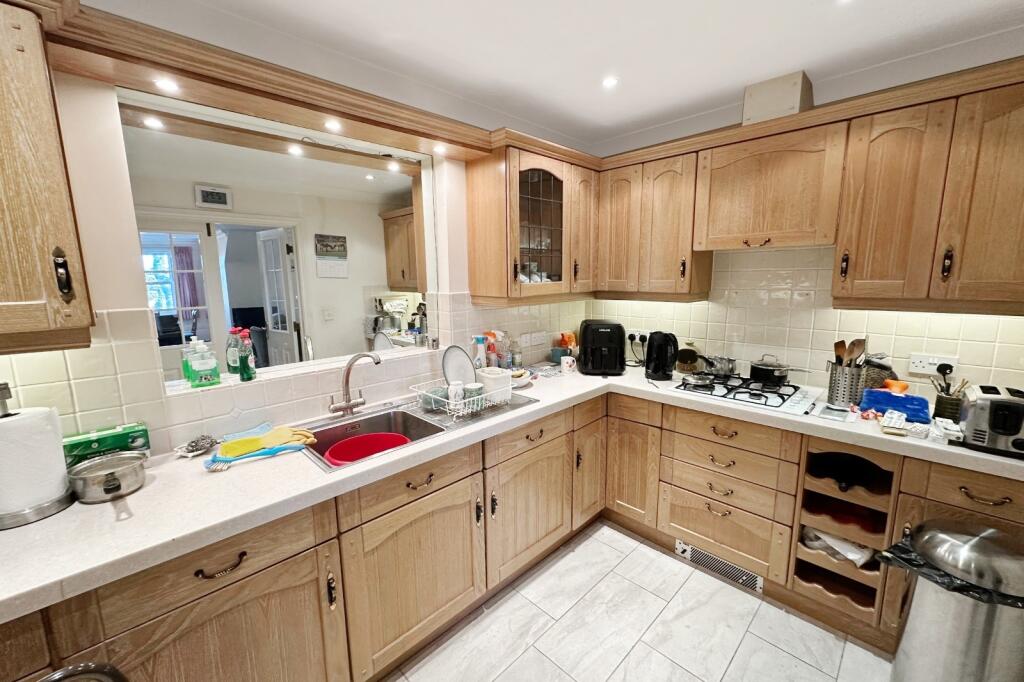 Regent House, 421 Lymington Road, Highcliffe, Dorset. BH23 5EP photo 3