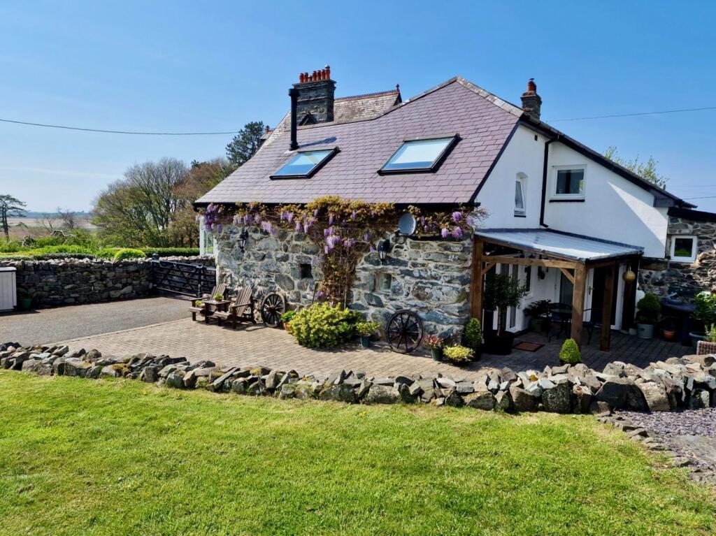Main image of property: Abendruhe, Pensarn, Llanbedr, LL45 2HS