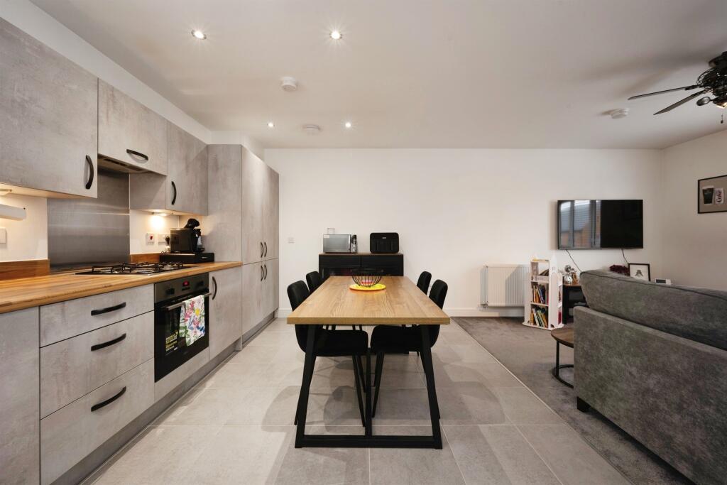 Apartment in Hemel Hempstead - View 4