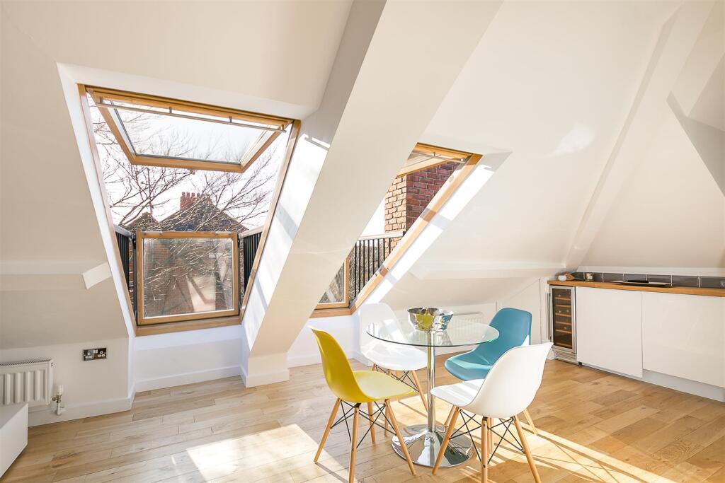 Apartment in Newcastle upon Tyne - View 4