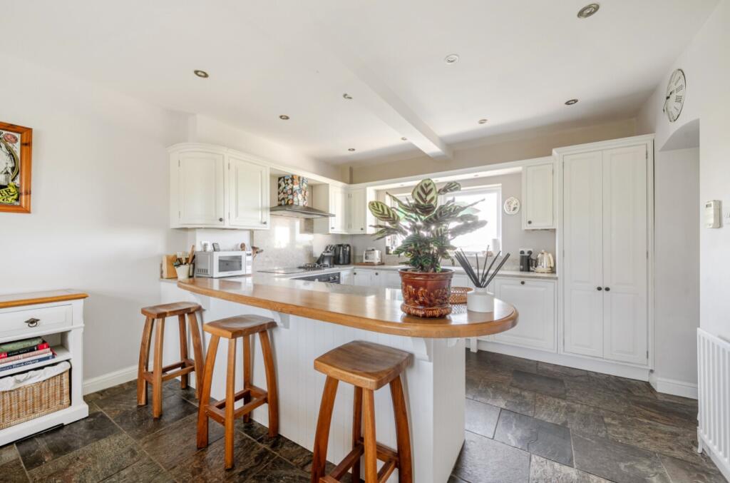 House in Nottingham, Plumtree Park, Keyworth - More