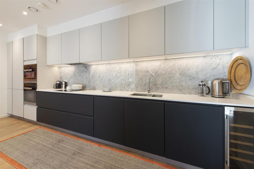 Apartment in London - More