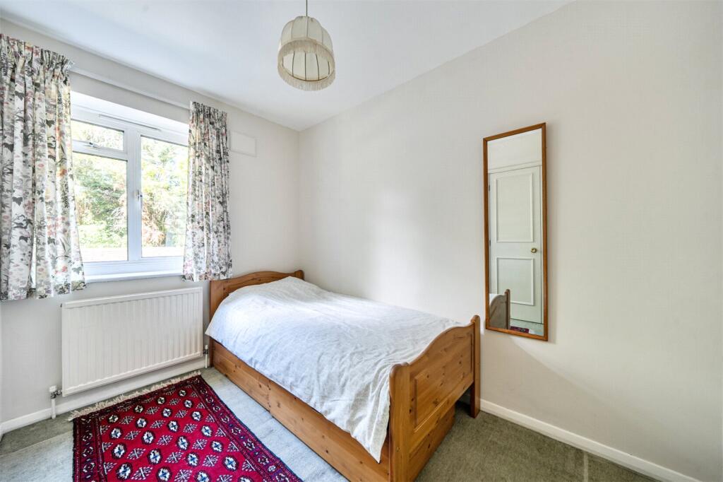 Apartment in Twickenham - View 5