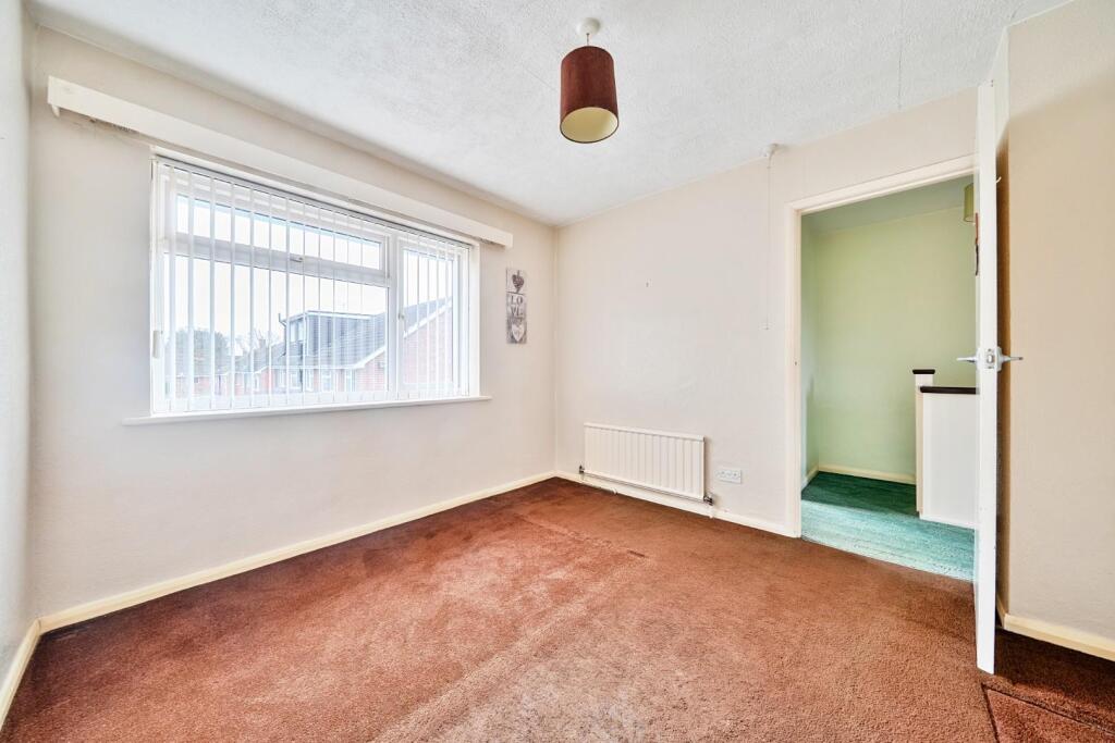 House in Havant, Cowplain - More