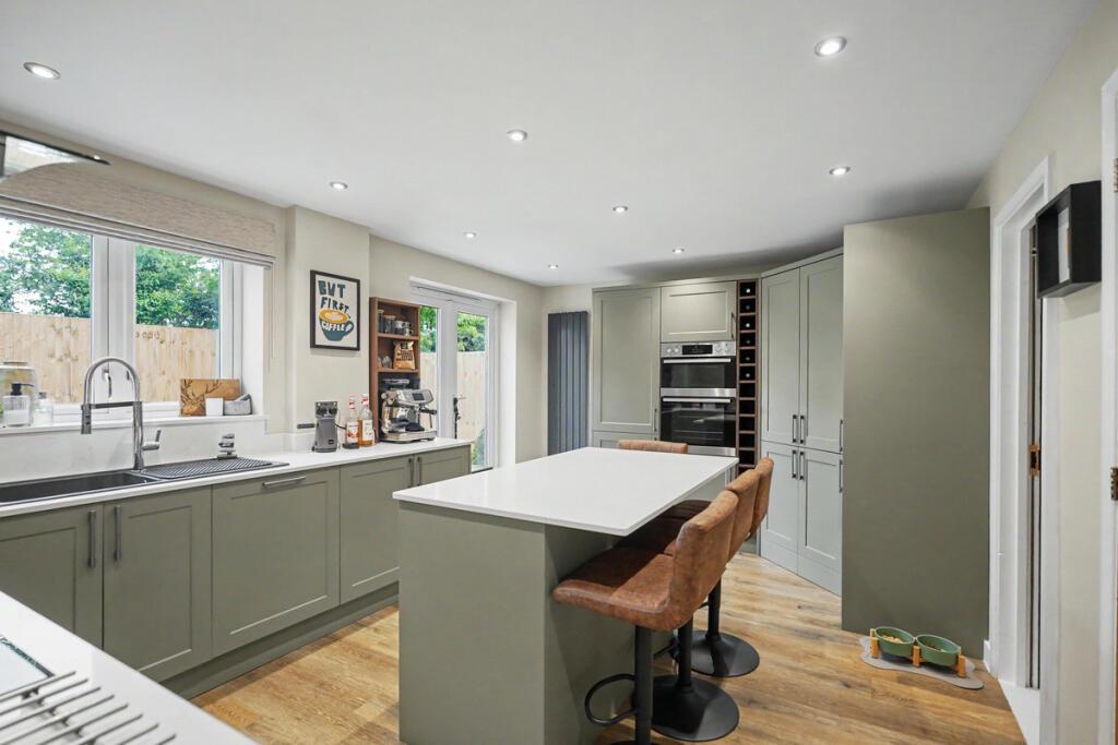 House in Hardingstone, Brackmills - More