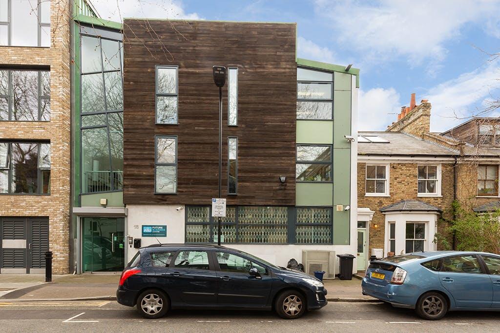 18-20 london Lane-35.jpg
