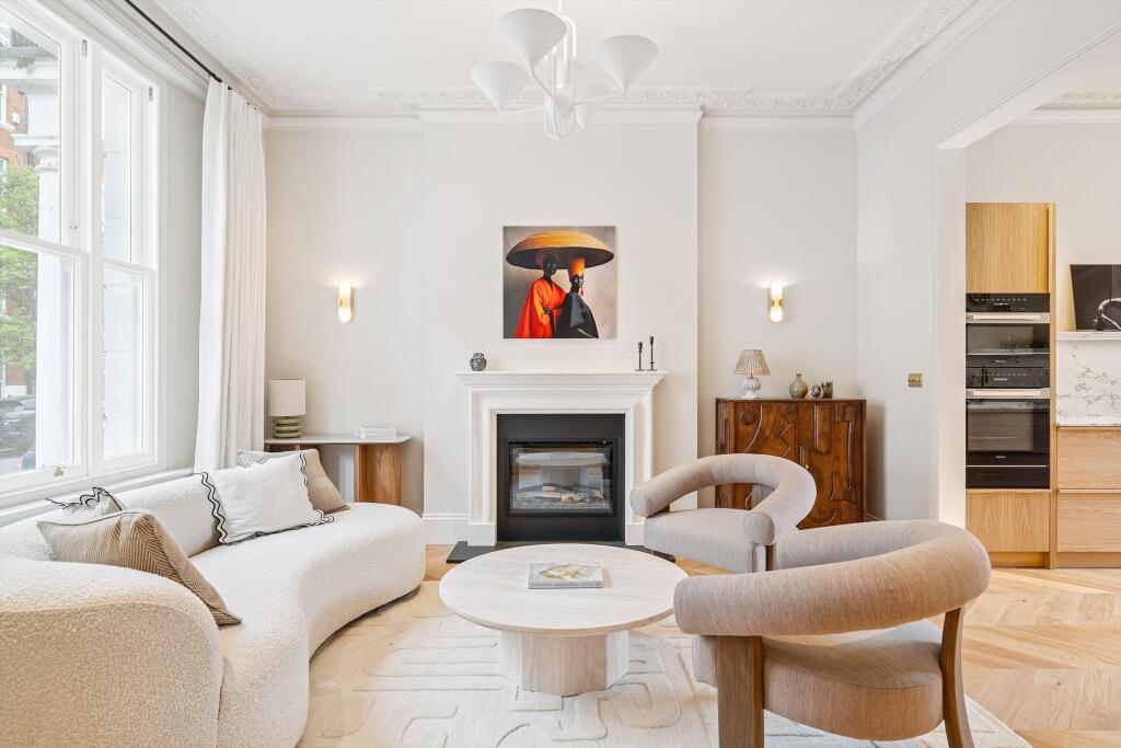 Main image of property: Hollywood Road, Chelsea, London SW10