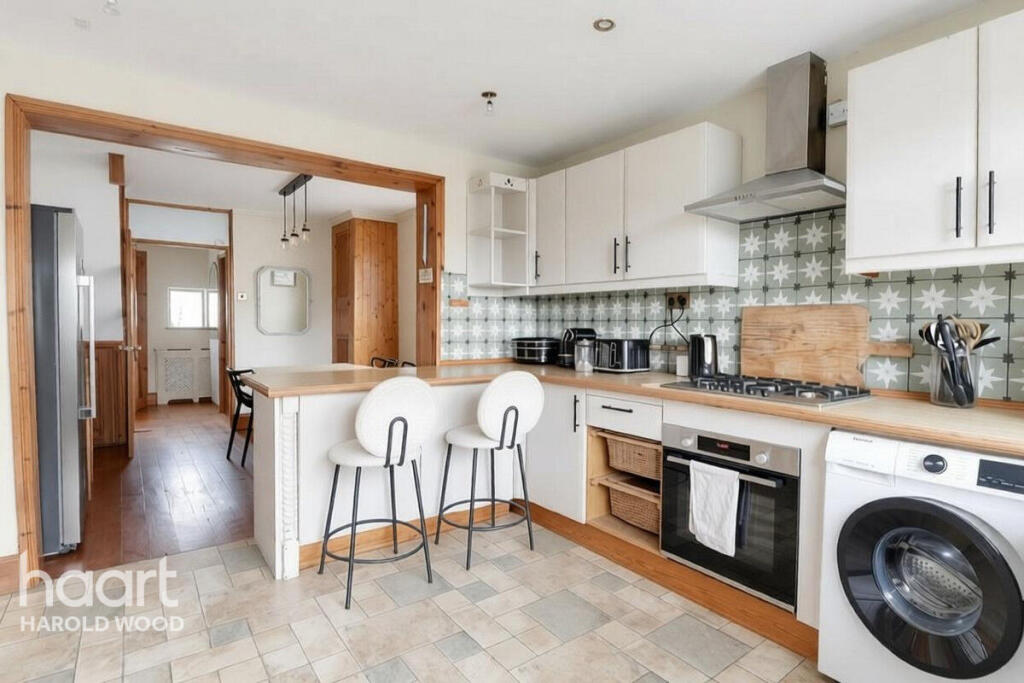 House in London, Harold Wood - View 4