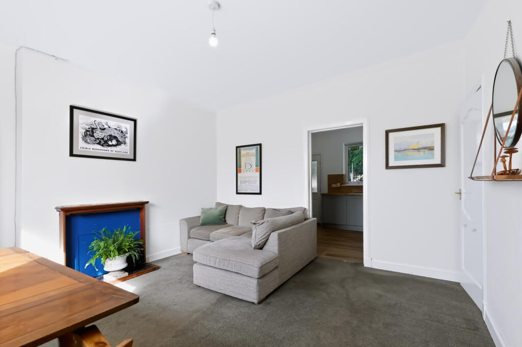 House in Linlithgow, Braehead, West Lothian - View 2