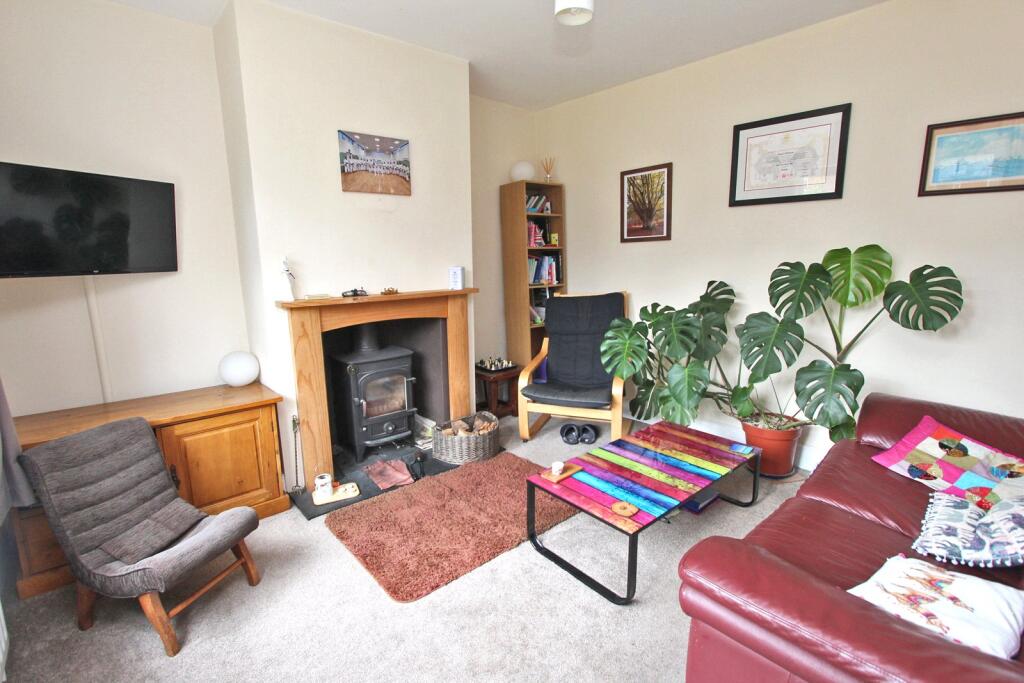 House in Southampton - More