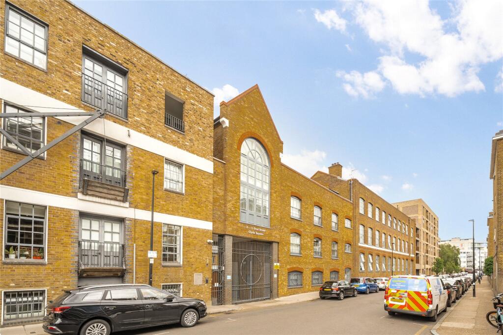 Main image of property: Paisley Court, 15 Clyde Square, London, E14