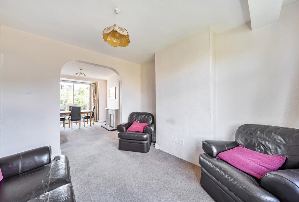 House in London, Worcester Park - View 4