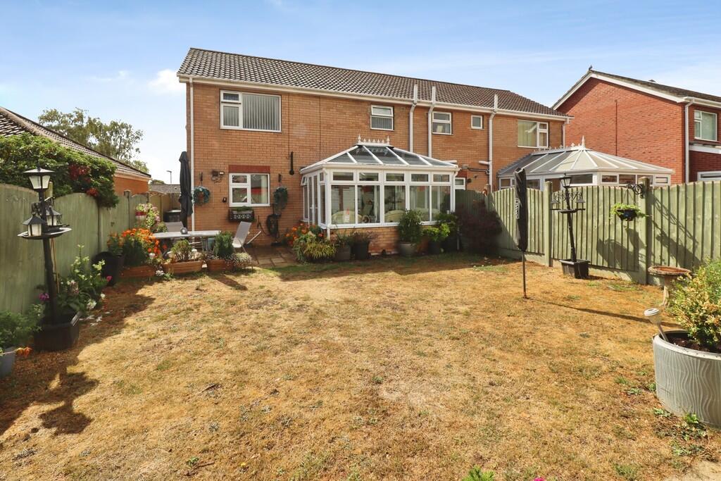 House in Lincoln - View 4