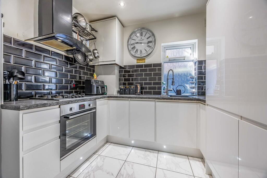 Apartment in Portsmouth - More