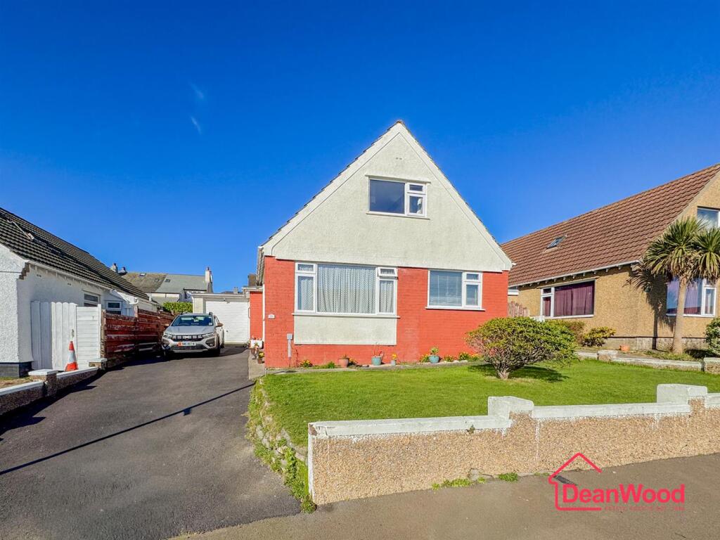 3-bed detached on 10 Eskdale Road, Onchan, £419,995