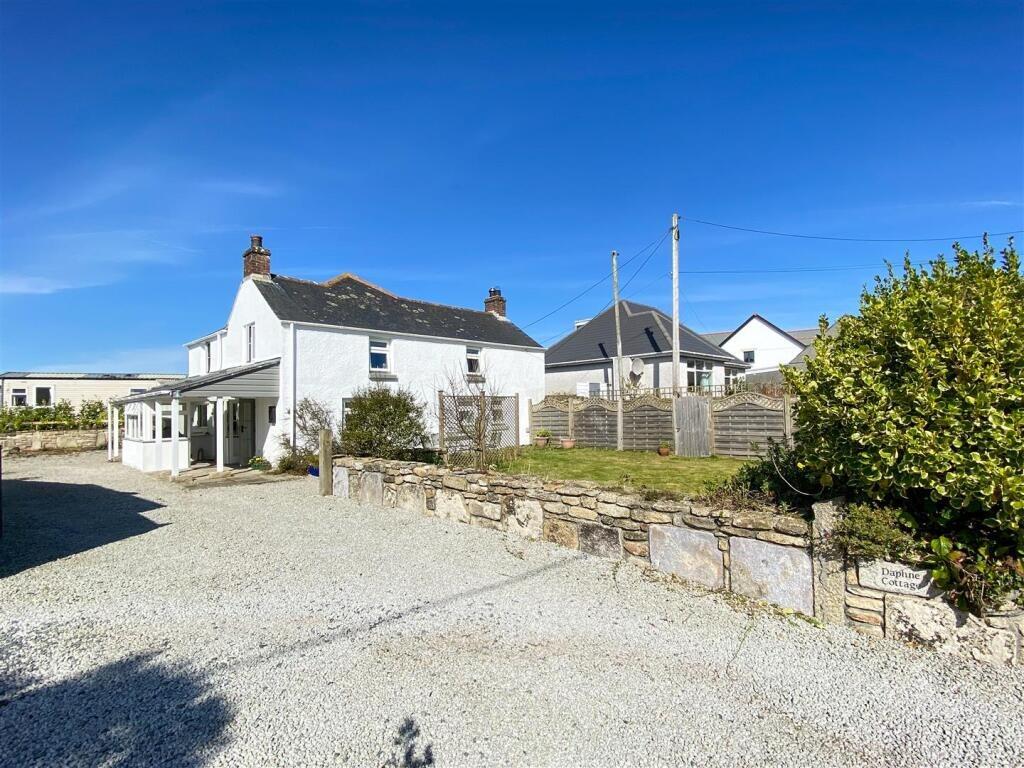 3-bed house on Beautifully presented character cottage, Breage, £525,000