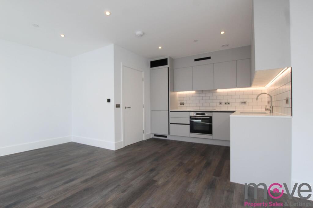 Apartment in Gloucester - View 3