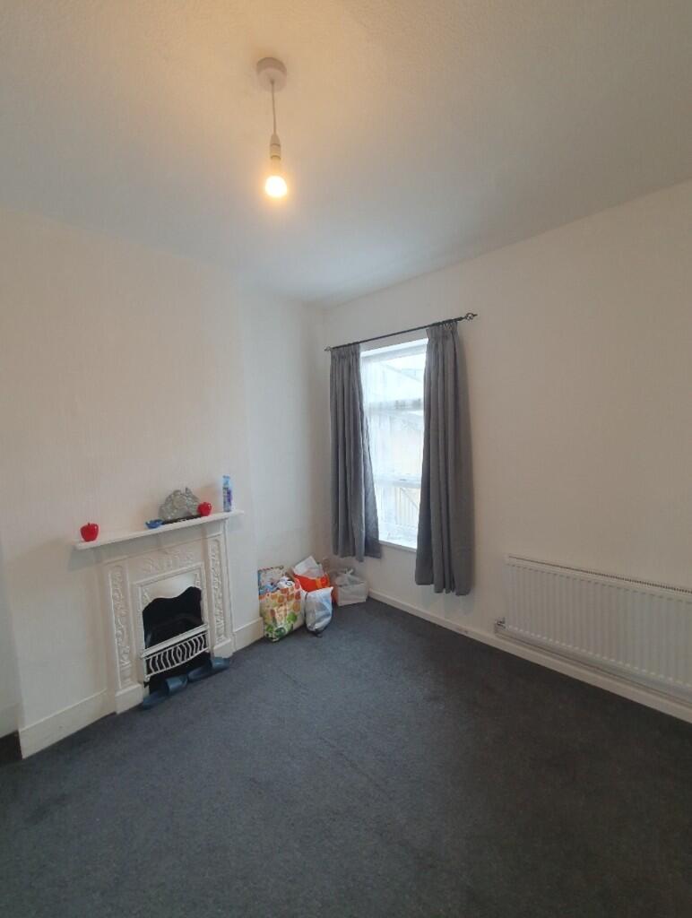 Apartment in London, Seven Sisters, West Green - View 5