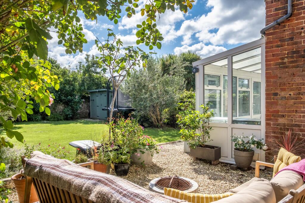 House in Guildford - View 5